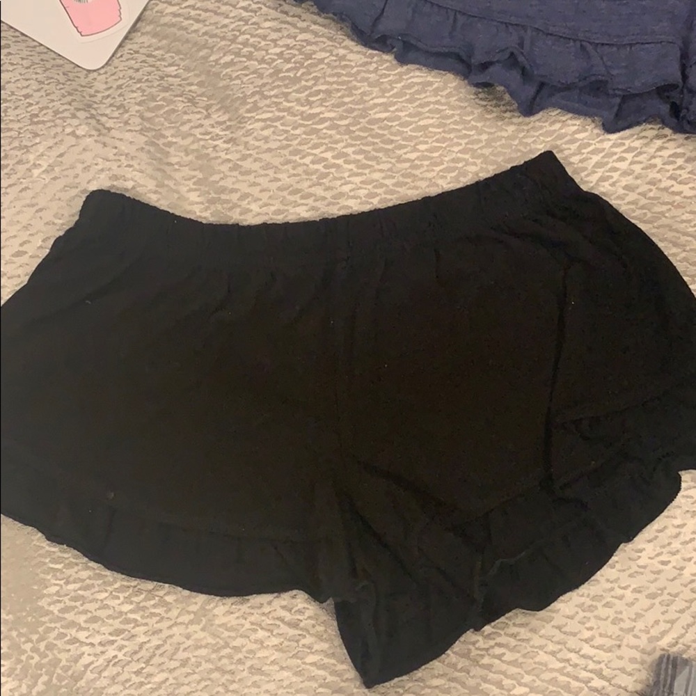 Cute So Nikki ruffle shorts!